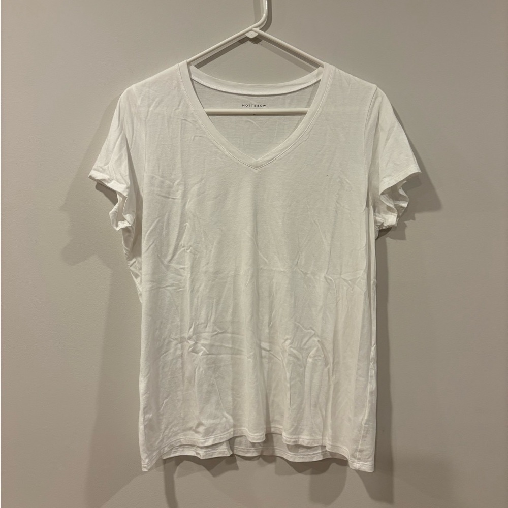 Mott & Bow Fitted V-Neck Mercy White Short Sleeve Tee Pima Cotton Women's sz XL